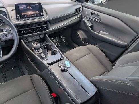 Used 2024 Nissan Rogue S FWD image 19