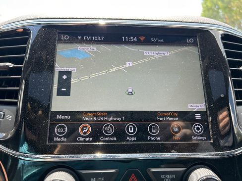 Used 2022 Jeep Grand Cherokee Limited image 27