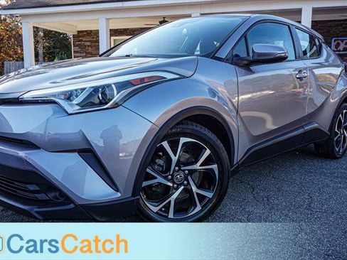 Used 2018 Toyota C-HR XLE image 7