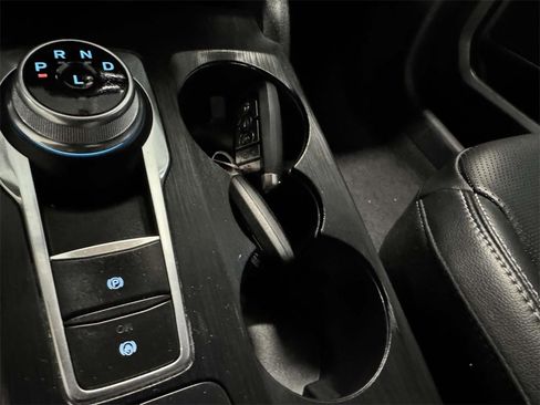 Used 2022 Ford Escape Titanium image 30