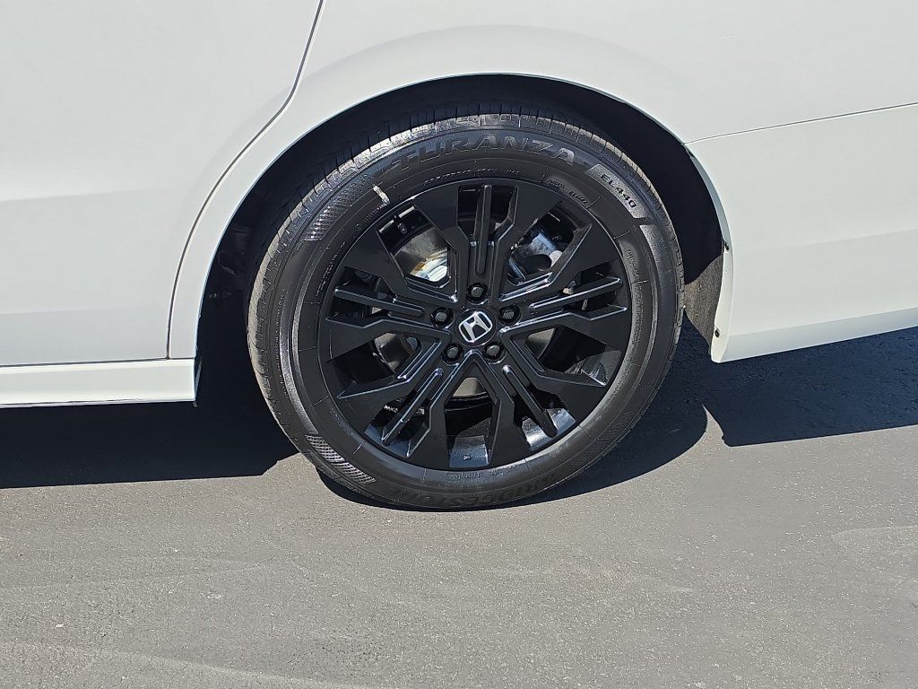 Used 2025 Honda Odyssey Sport-L image 11