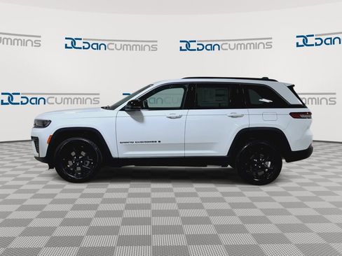 New 2026 Jeep Grand Cherokee Altitude AWD/4WD image 5