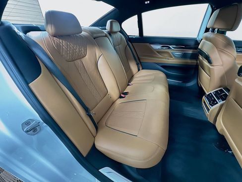 Used 2019 BMW 750i w/ Executive Package RWD image 28