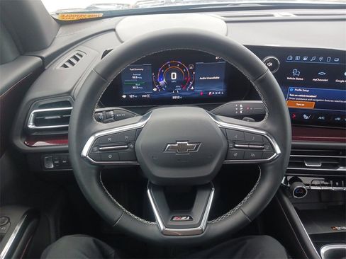 Used 2025 Chevrolet Traverse Z71 w/ Driver Confidence Package image 17