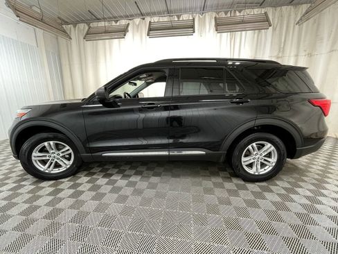 Used 2021 Ford Explorer XLT AWD/4WD image 16
