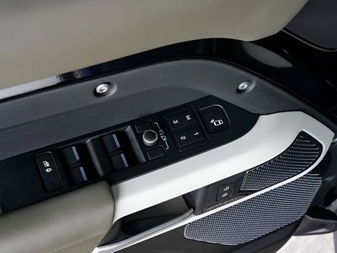 Used 2022 Land Rover Defender 110 XS Edition image 43