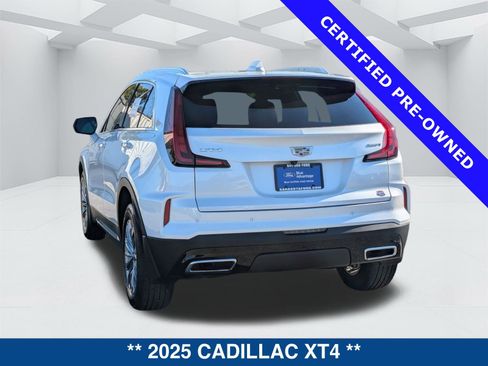 Used 2025 Cadillac XT4 Premium Luxury image 6