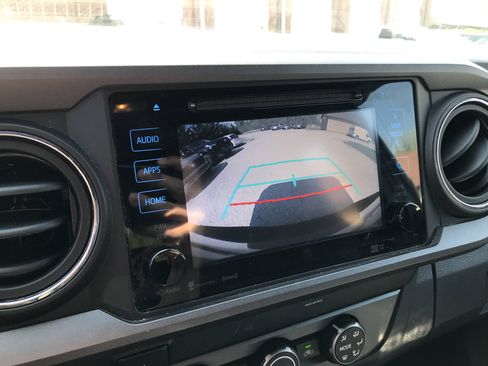 Used 2019 Toyota Tacoma TRD Sport AWD/4WD image 20