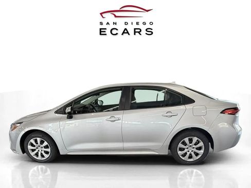 Used 2022 Toyota Corolla LE image 8