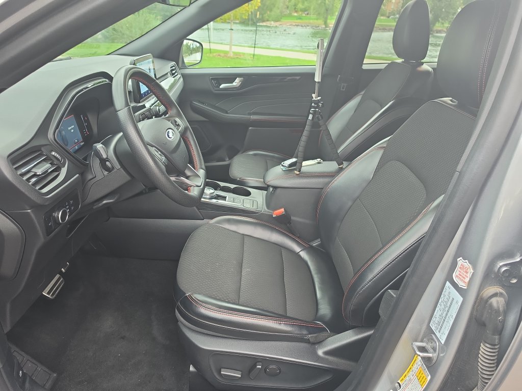 Used 2024 Ford Escape ST-Line AWD/4WD image 11