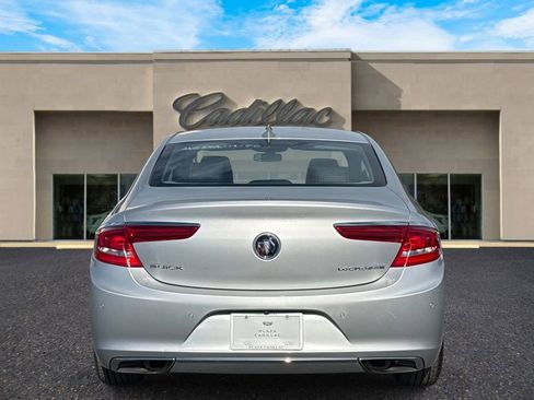 Used 2018 Buick LaCrosse Essence image 4