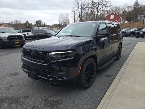 Certified 2025 Jeep Wagoneer Series II w/ Convenience Group I image 3