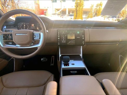 Used 2025 Land Rover Range Rover SE image 15