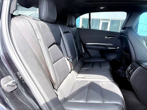 Used 2022 Cadillac XT4 Luxury w/ Cold Weather Package FWD image 16