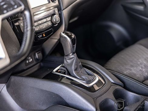 Used 2020 Nissan Rogue SV AWD/4WD image 22