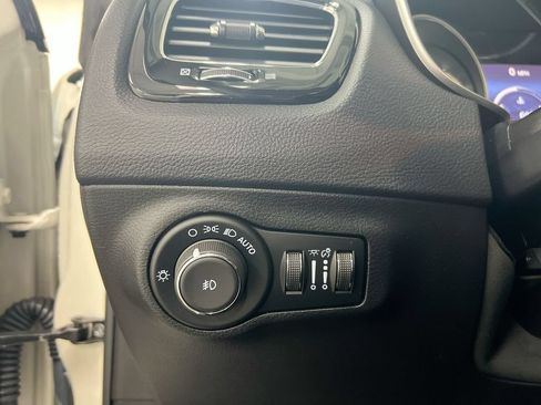 Used 2021 Jeep Compass Limited AWD/4WD image 18