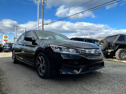 Used 2017 Honda Accord LX image 8