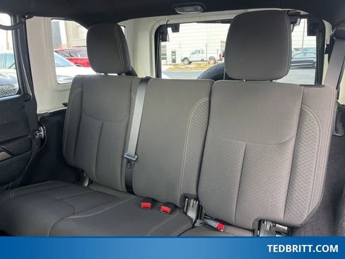 Used 2018 Jeep Wrangler Unlimited Sport image 13