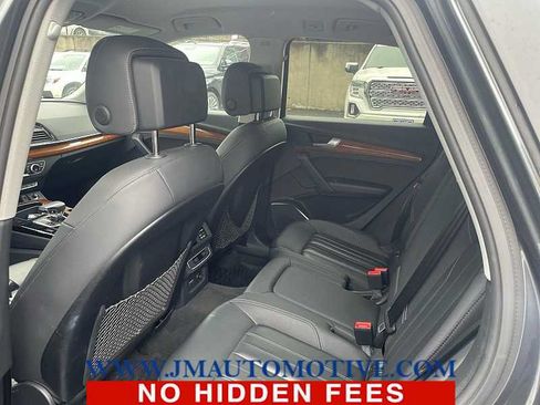 Used 2023 Audi Q5 2.0T Premium w/ Convenience Package AWD/4WD image 3