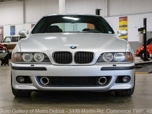 Used 2003 BMW M5 RWD image 12