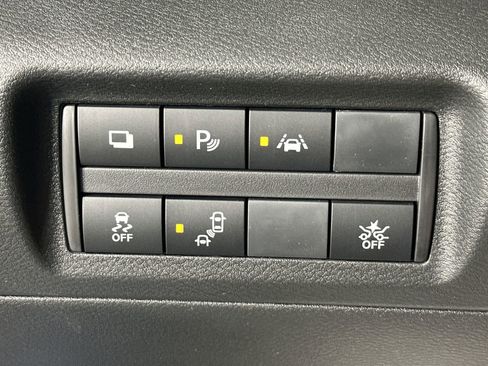Used 2025 Nissan Kicks Play S FWD image 18