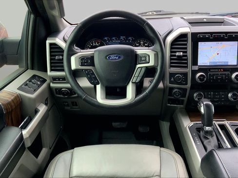 Used 2019 Ford F150 Lariat w/ Equipment Group 502A Luxury AWD/4WD image 6