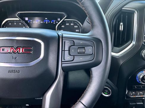 Used 2020 GMC Sierra 1500 AT4 w/ AT4 Premium Package AWD/4WD image 3