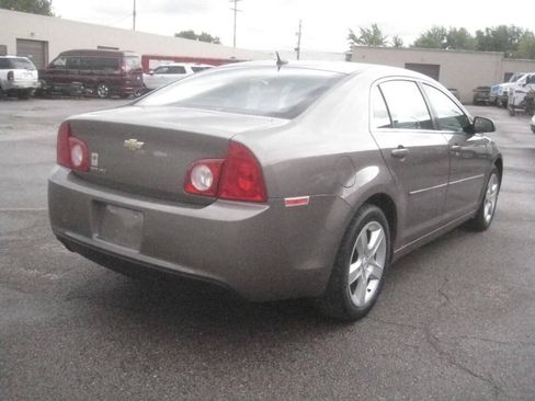 Used 2011 Chevrolet Malibu LS FWD image 5