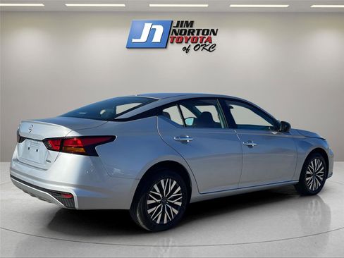 Used 2025 Nissan Altima 2.5 SV image 5