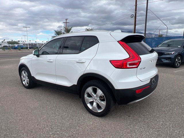 Used 2020 Volvo XC40 T4 Momentum FWD image 5