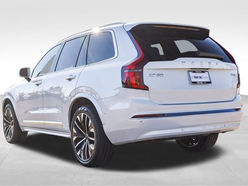 New 2026 Volvo XC90 T8 Plus w/ Protection Package Premier image 6