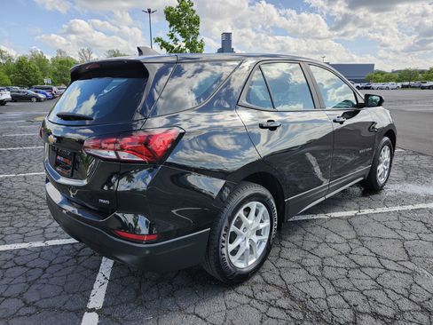 Used 2022 Chevrolet Equinox LS AWD/4WD image 16