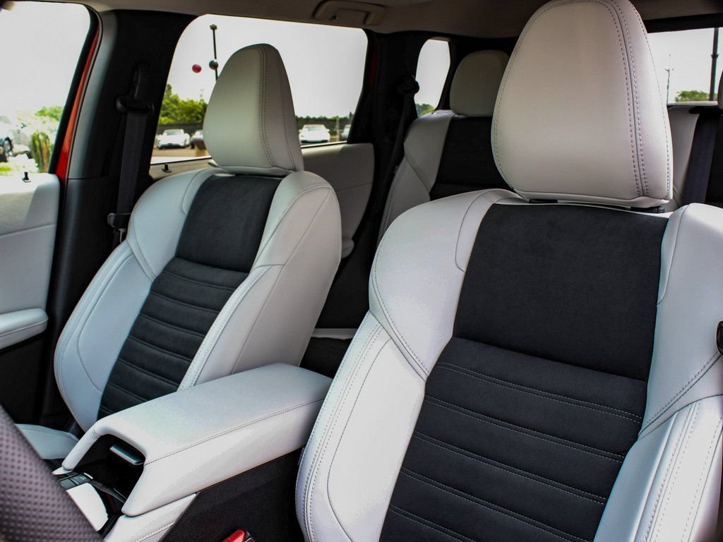 Used 2025 Mitsubishi Outlander SE AWD/4WD image 32