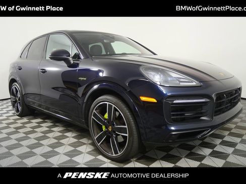 Used 2023 Porsche Cayenne image 1