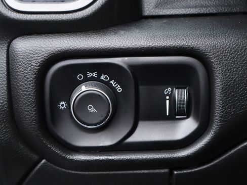 Used 2022 RAM 3500 Tradesman AWD/4WD image 9