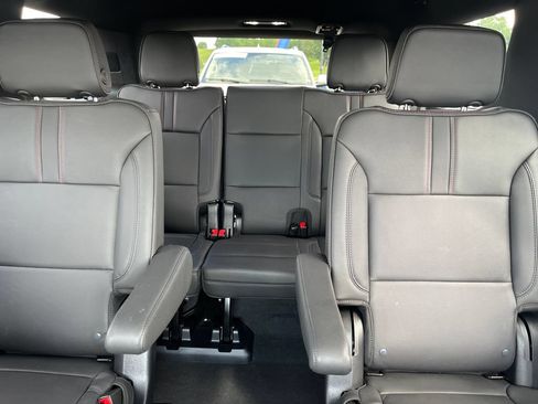 Used 2025 Chevrolet Tahoe RST w/ Comfort Package AWD/4WD image 23
