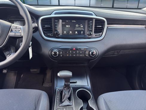 Used 2019 Kia Sorento AWD image 15