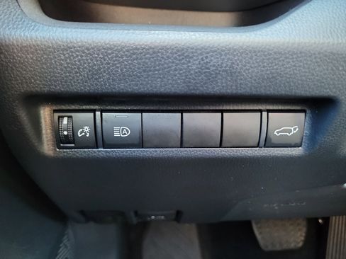 Used 2022 Toyota RAV4 XLE w/ Convenience Package FWD image 25