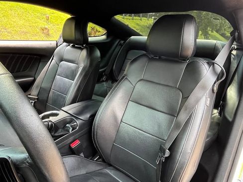 Used 2017 Ford Mustang GT Premium RWD image 9