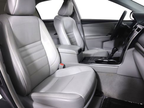 Used 2016 Toyota Camry XLE FWD image 35
