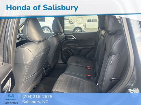 Used 2024 Mitsubishi Outlander SE image 7