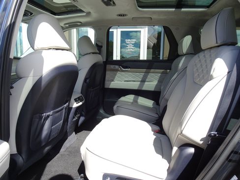Used 2022 Hyundai Palisade Calligraphy FWD image 16