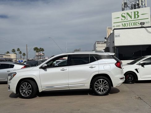 Used 2022 GMC Terrain Denali w/ Denali Premium Package AWD/4WD image 4