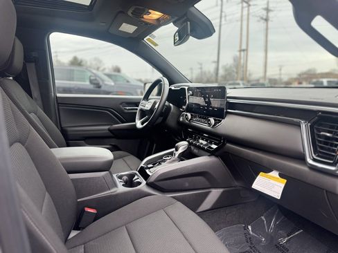 Used 2025 GMC Canyon Elevation w/ Convenience Package image 10