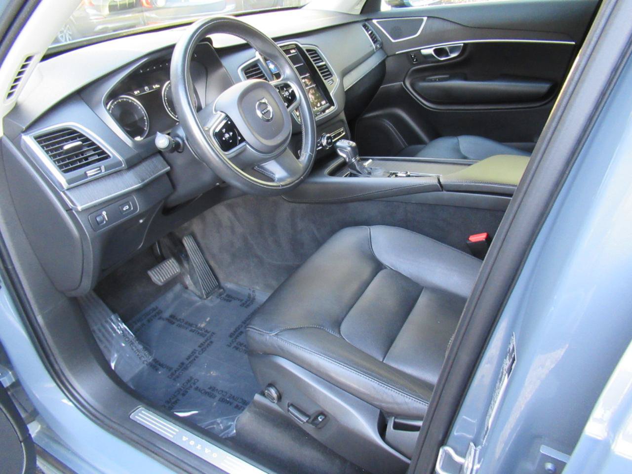 Used 2020 Volvo XC90 T5 Momentum AWD/4WD image 12