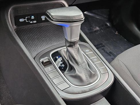 Used 2024 Hyundai Kona SEL image 12