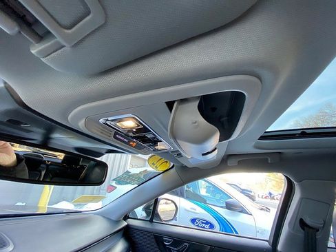 Used 2022 Lincoln Corsair AWD w/ Premium Package image 65