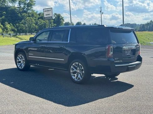 Used 2019 GMC Yukon XL Denali w/ Denali Ultimate Package AWD/4WD image 18