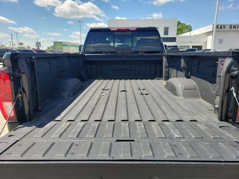 Used 2024 GMC Sierra 2500 SLE w/ SLE Value Package; AWD/4WD image 8