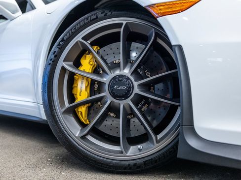 Used 2014 Porsche 911 GT3 w/ Sound Package Plus RWD image 17